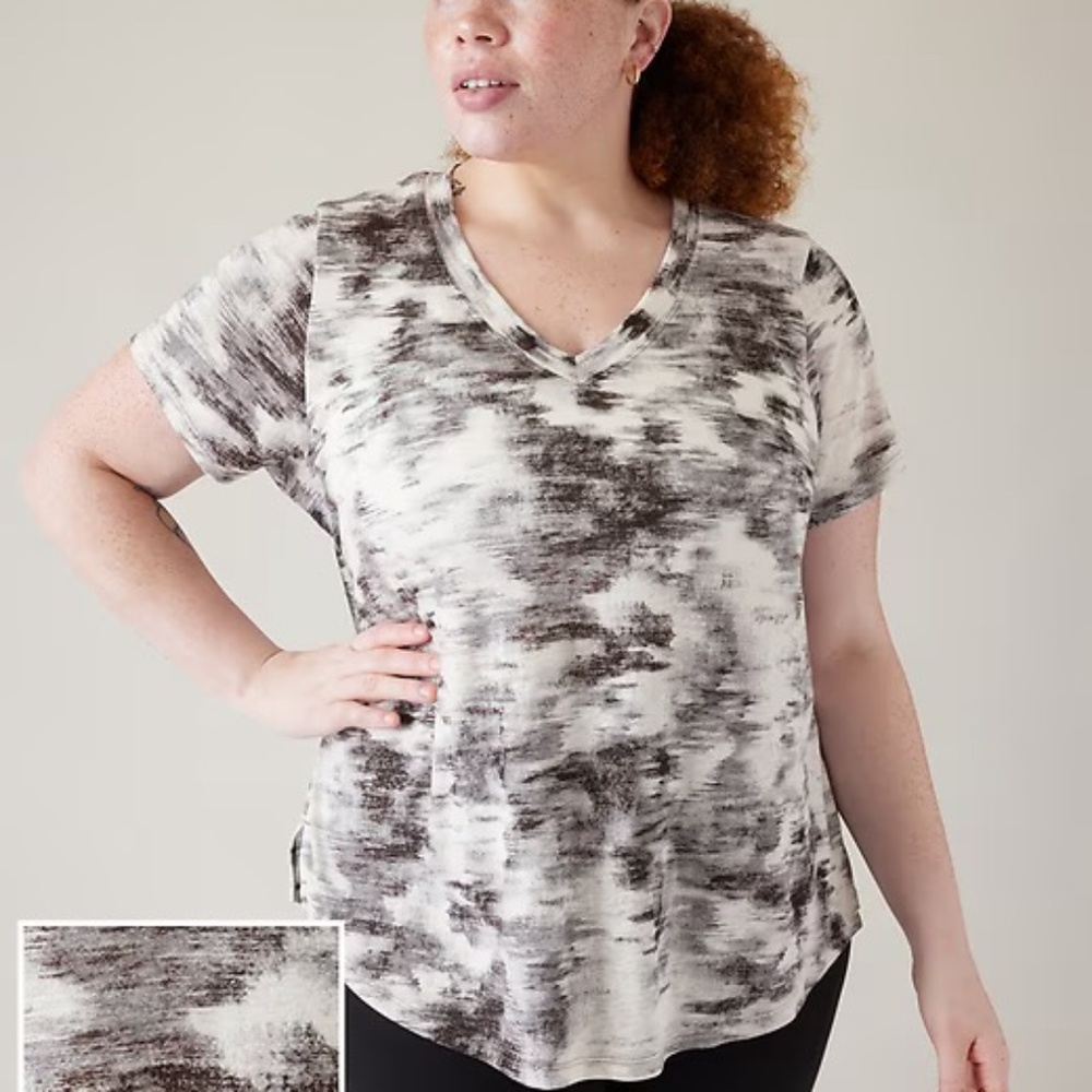 Athleta Breezy Scoop V Tee, Plus Size (1X), Black Inversion